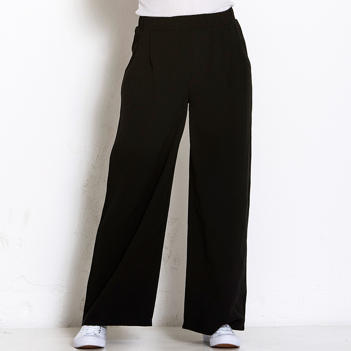 PANT-ALLI_13709_BLACK_FRONT_large.jpg